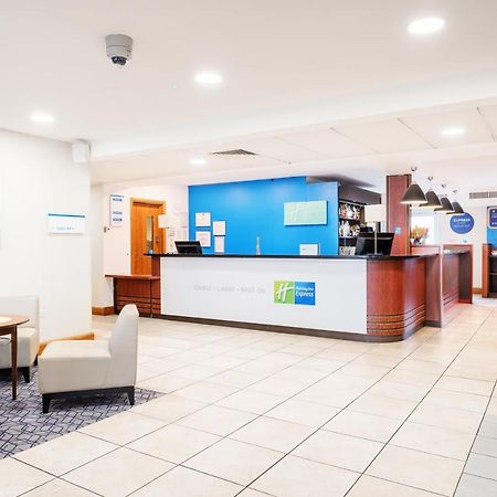 Holiday Inn Express Shrewsbury By Ihg Exterior photo