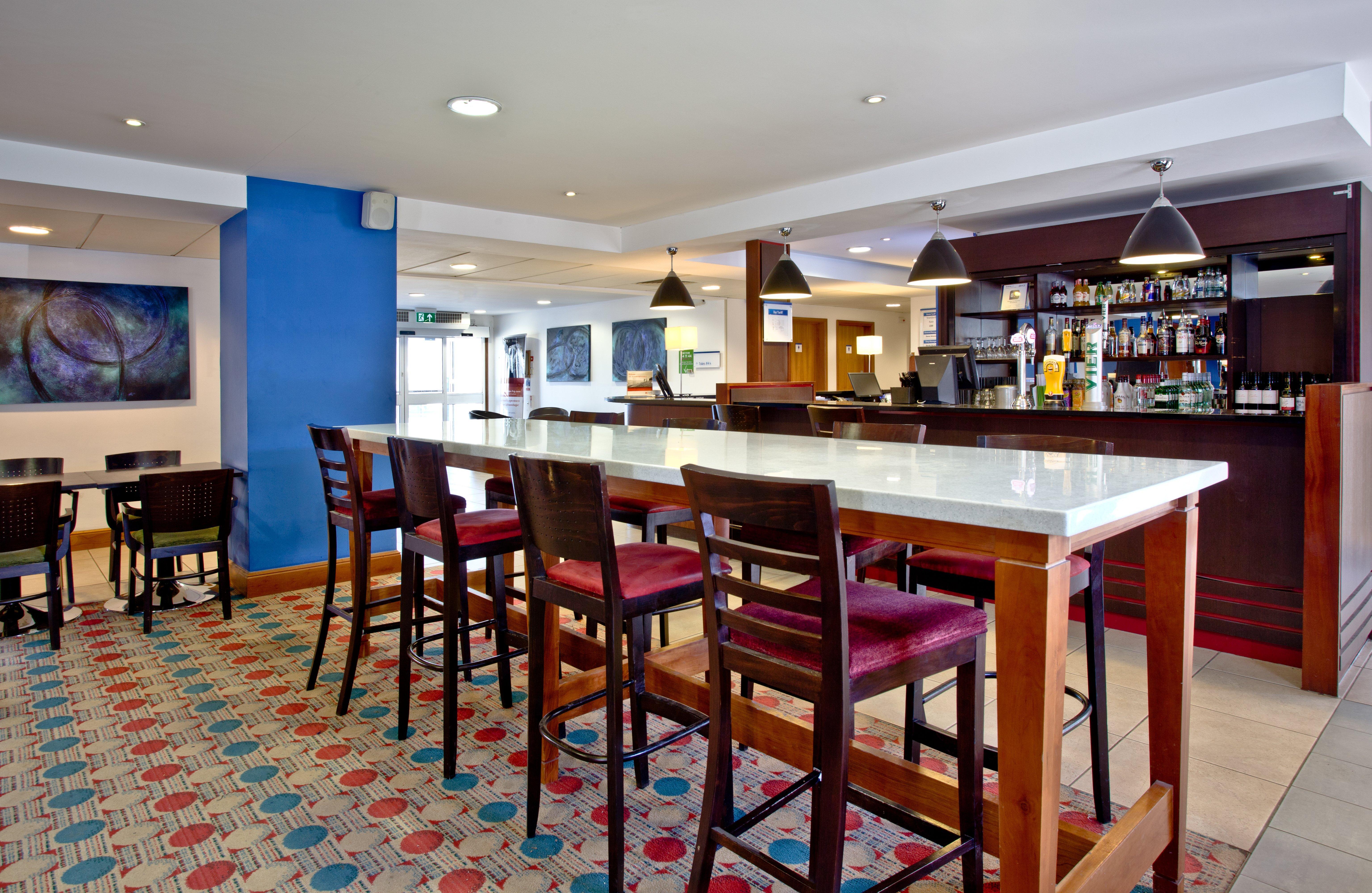 Holiday Inn Express Shrewsbury By Ihg Exterior photo