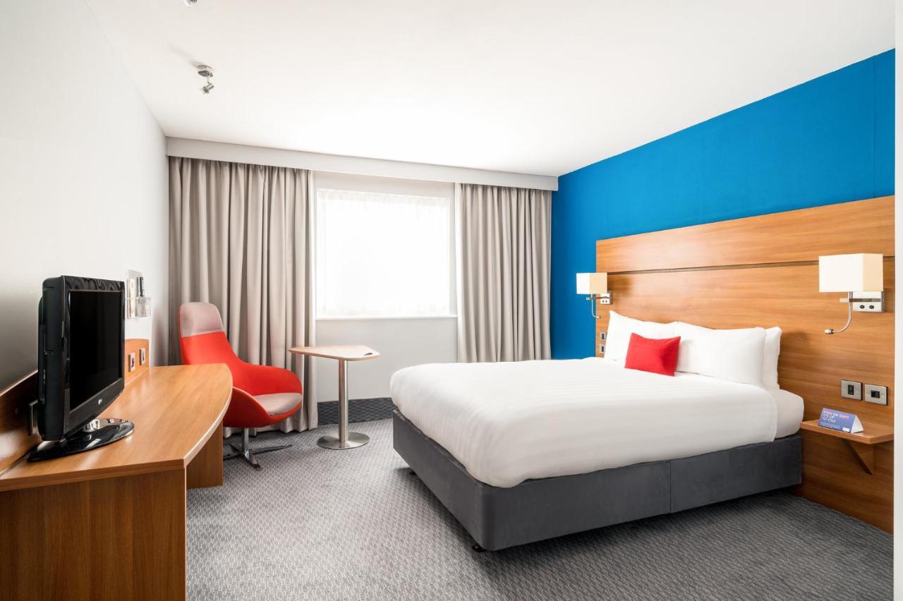 Holiday Inn Express Shrewsbury By Ihg Exterior photo